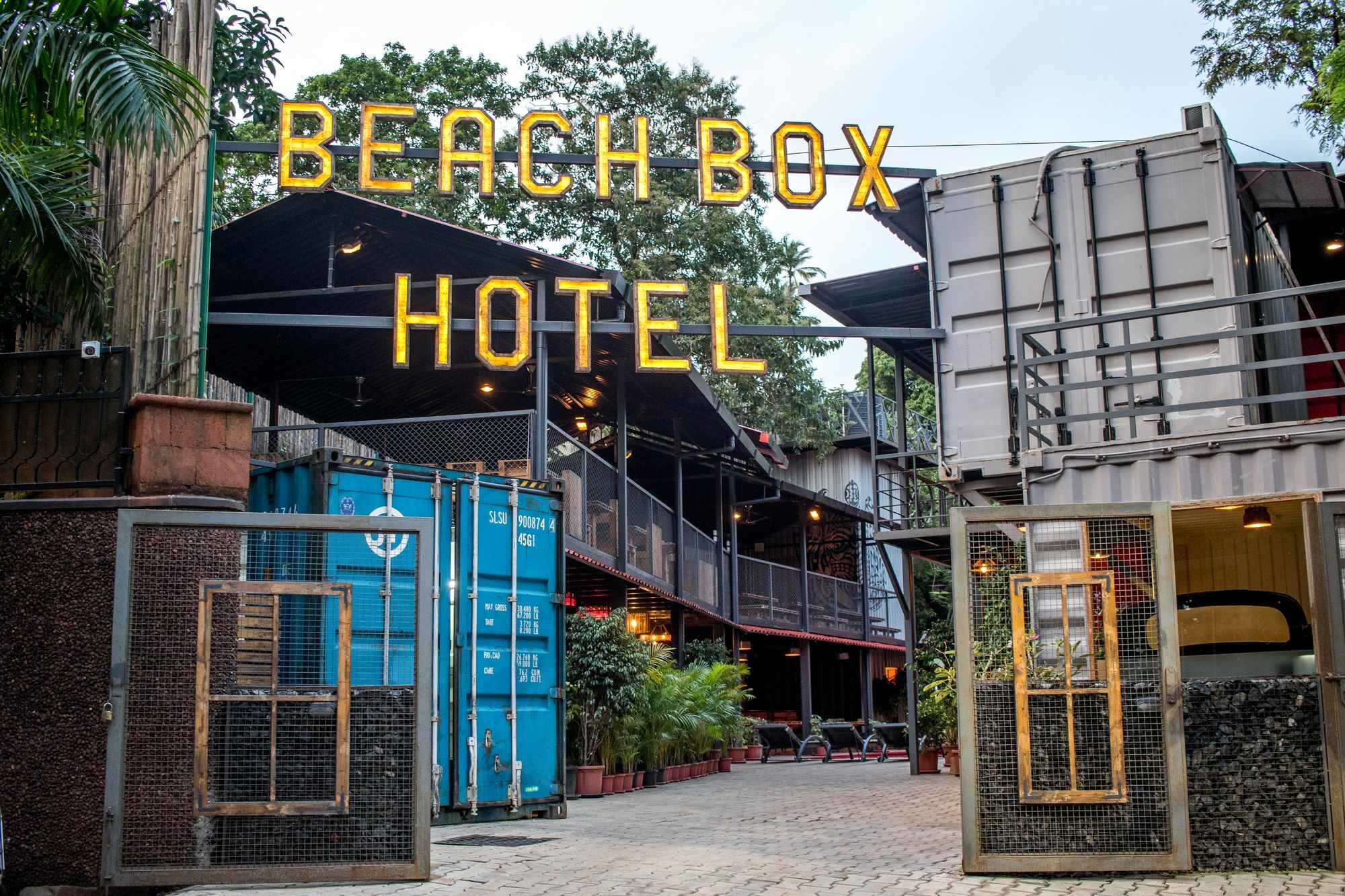 Beach Box Hotel Baga Gosavvy Collection Dış mekan fotoğraf